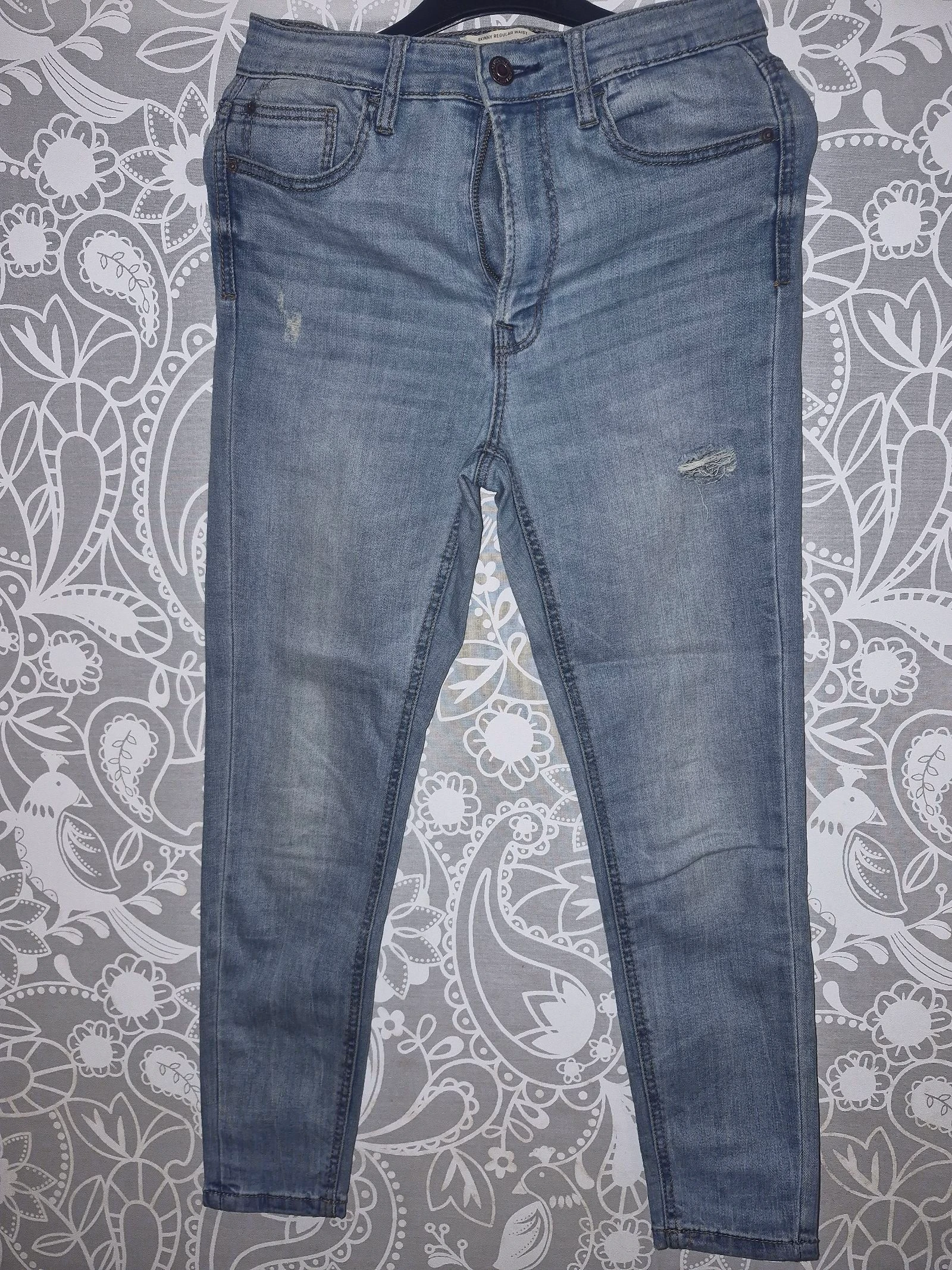 Calças skinny cintura subida